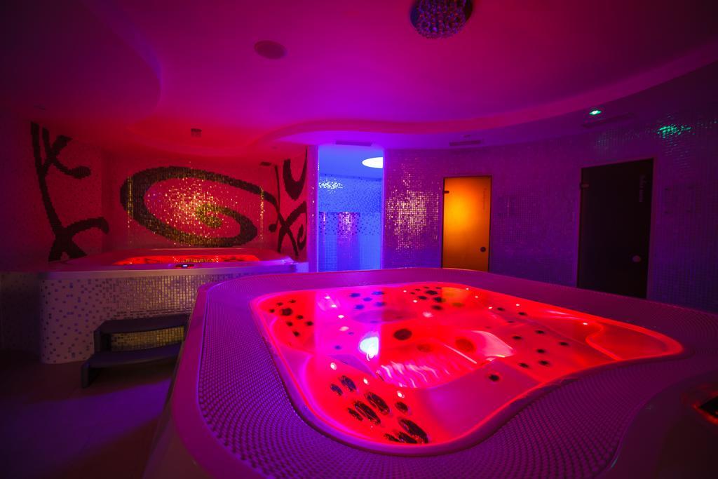Hotel Slameny Dom & Spa Malá Ida Exteriör bild